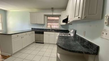 Main picture of 1272 Fairhill Ln NE
