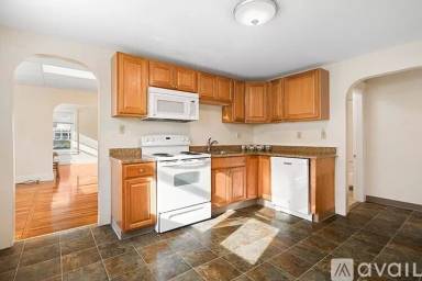 Main picture of 81 Alvarado Ave