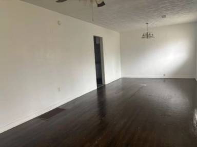 Main picture of 1652 Kentwood Dr