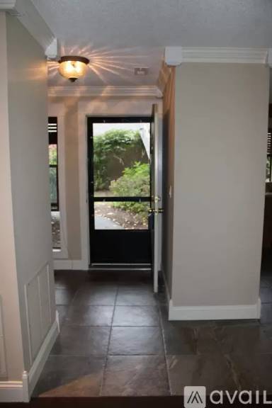Main picture of 27 Canterbury Ln