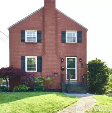 Main picture of 400 Duquesne Dr