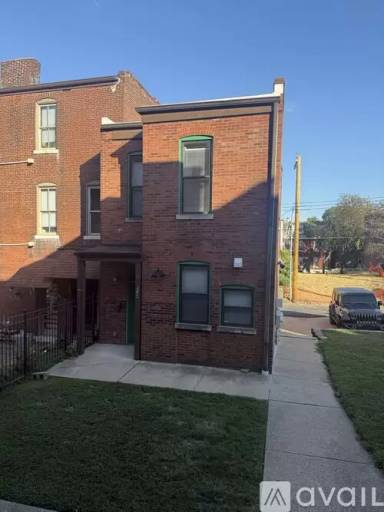 Main picture of 2404 Menard St