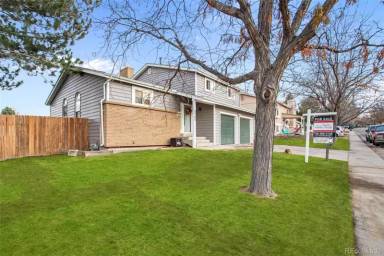 Main picture of 2704 S Pitkin St