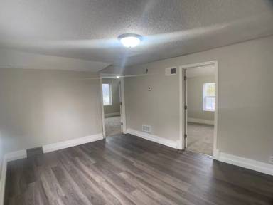 Main picture of 2504 Humboldt Ave N