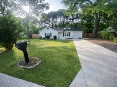 Main picture of 2135 Pinehurst Ave