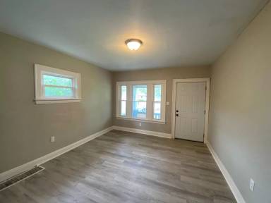 Main picture of 16406 Harvard Ave