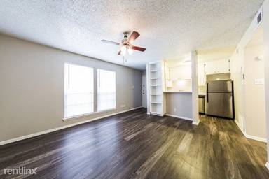 Main picture of 105 W 38th 1/2 St
