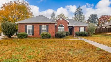 Main picture of 3017 Gatewood Dr