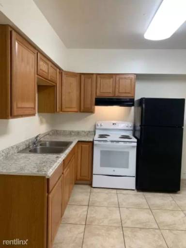 Main picture of 37 University Dr