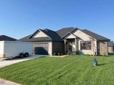 Main picture of 5915 S Applewood