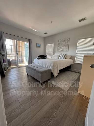 Main picture of 8401 Callabee Way