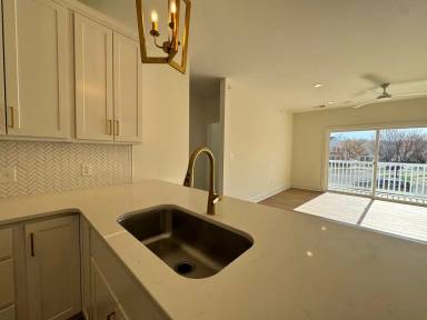 Main picture of 420 Capstone Dr