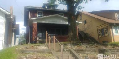 Main picture of 727 Michigan Ave