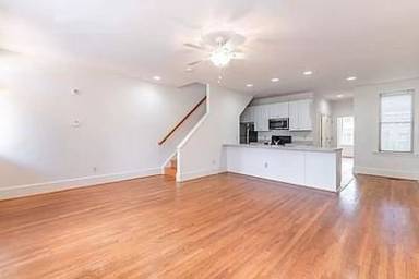Main picture of 1616 W Cary St