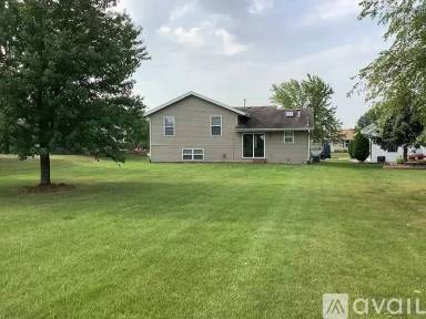 Main picture of 8298 Macintosh Ln