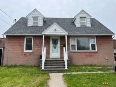 Main picture of 12 Birch Tree Rd