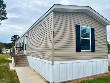 Main picture of 553 Corbin St