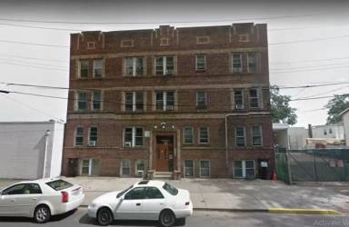 Main picture of 32 Dayton St