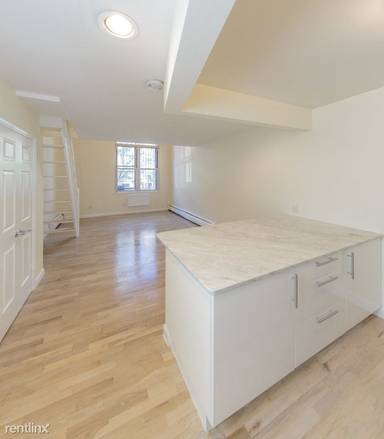Main picture of 312 W 14th St