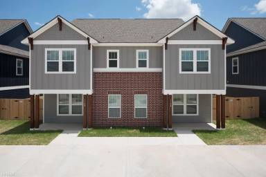 Main picture of 112 Poplar St