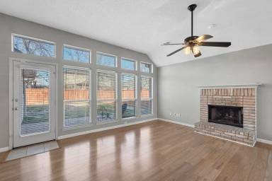 Main picture of 116 E Forestwood Dr