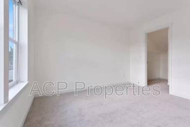 Main picture of 2261 Currant St