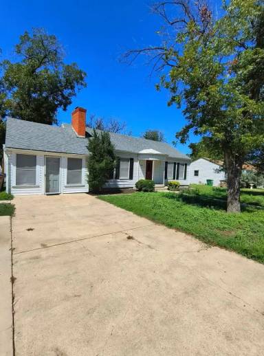 Main picture of 2216 Live Oak St