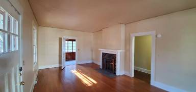 Main picture of 115 Cypress St