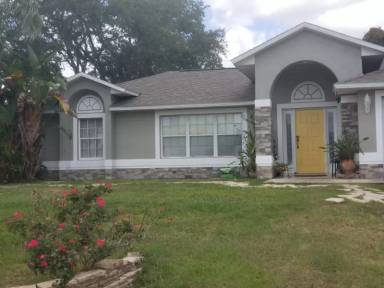 Main picture of 1 Maxwell Ln