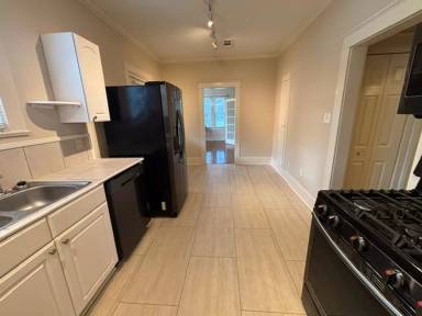 Main picture of 3044 Wilshire Dr