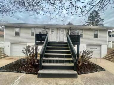Main picture of 3338 Elm St