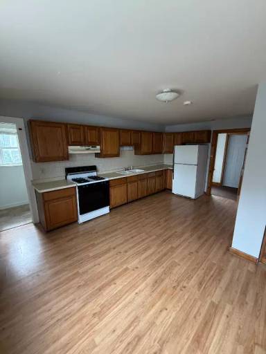 Main picture of 707 E Brady St