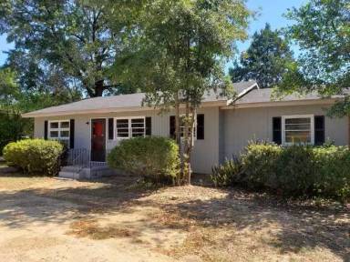 Main picture of 310 Broad St