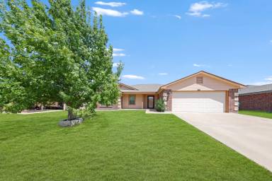 Main picture of 2105 Jefferson Ct S