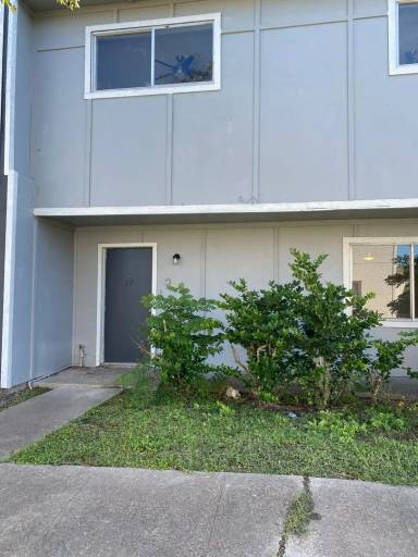 Main picture of 49 S Commonsway Dr