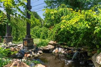 Main picture of 668 Sand Hill Rd
