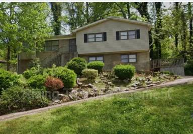 Main picture of 405 Lance Ln