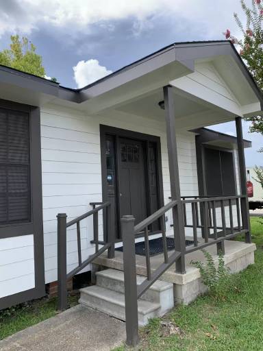 Main picture of 2527 Common St