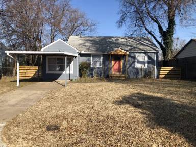 Main picture of 3617 E 7th St