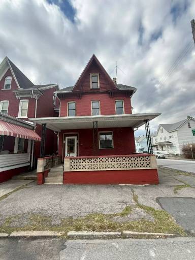 Main picture of 200 5th Ave