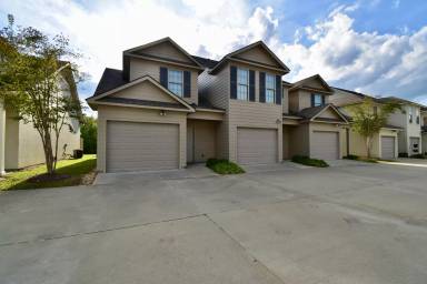 Main picture of 1220 E Kentucky Ave