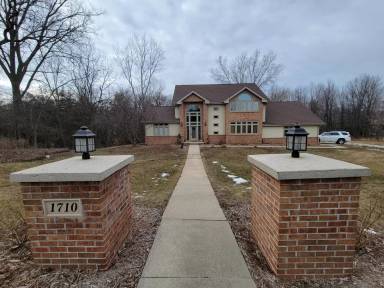 Main picture of 1710 Willow Bend Rd