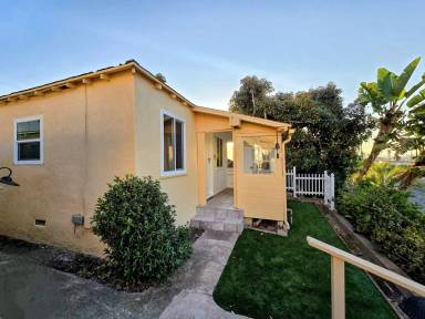Main picture of 4661 Newport Ave