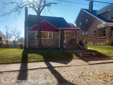 Main picture of 3028 Vernon Ave