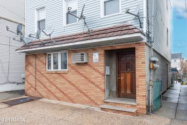 Main picture of 312 Cross St