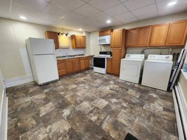 Main picture of 3876 Lincoln St