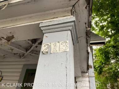 Main picture of 213 Cadwallader St