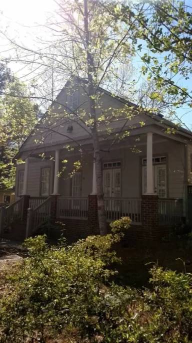 Main picture of 93 Hawthorn St