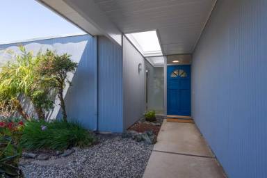 Main picture of 2352 Bunker Hill Dr