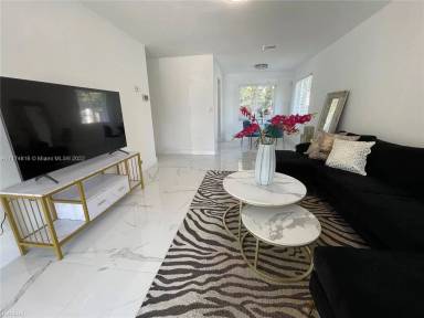 Main picture of 128 NW 5th Ave